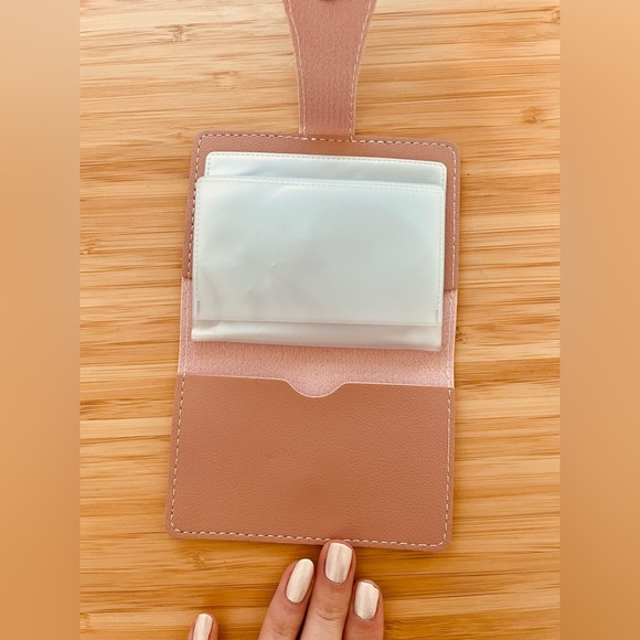 Wallet pink/dusty rose color, small compact size for holding cards - Picture 5 of 6